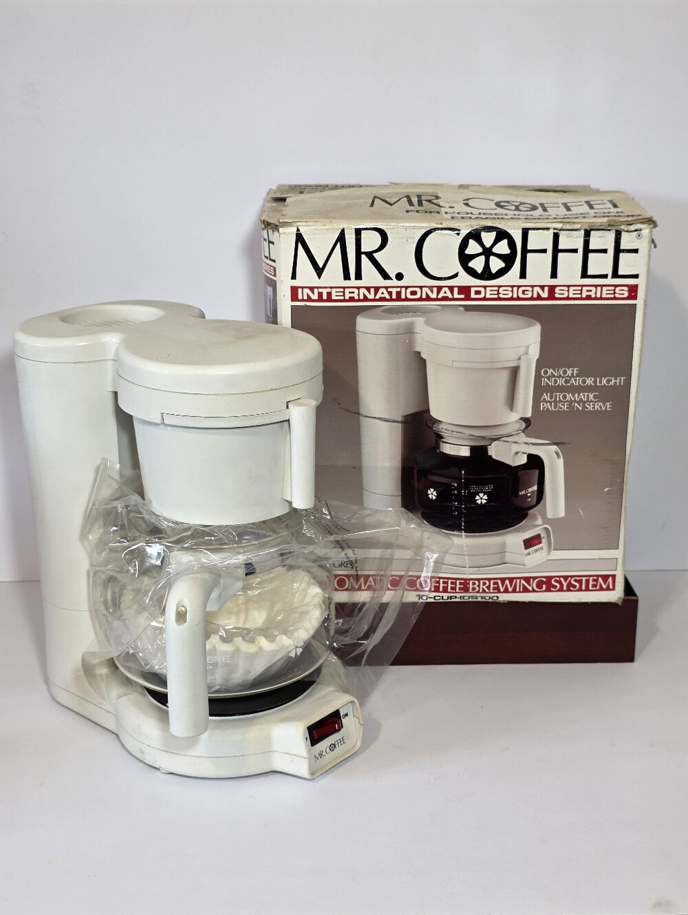 Vintage Mr Coffee Maker 10 Cup White Drip Brewer IDS-100 Box Glass Carafe Retro